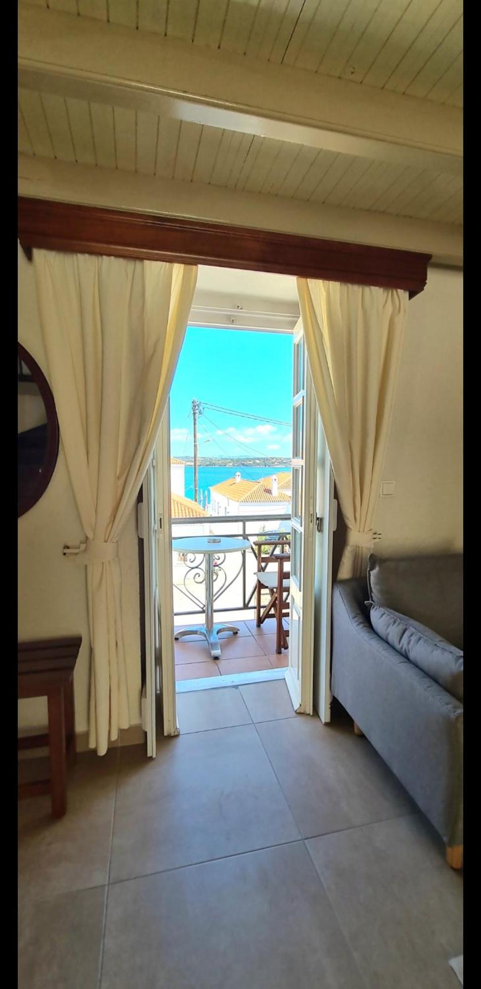 سبيتسيس Kastro Hotel الغرفة الصورة