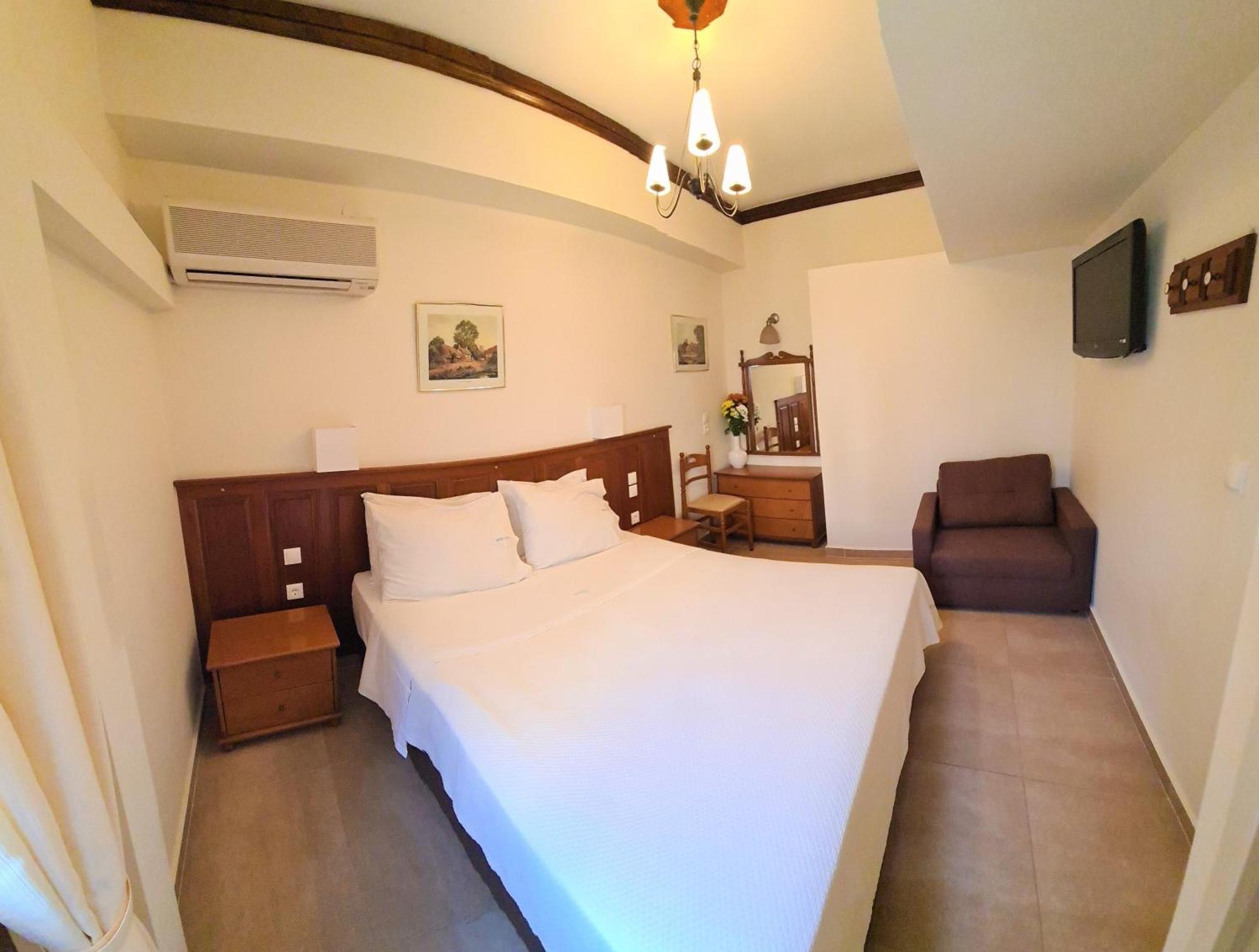 سبيتسيس Kastro Hotel الغرفة الصورة