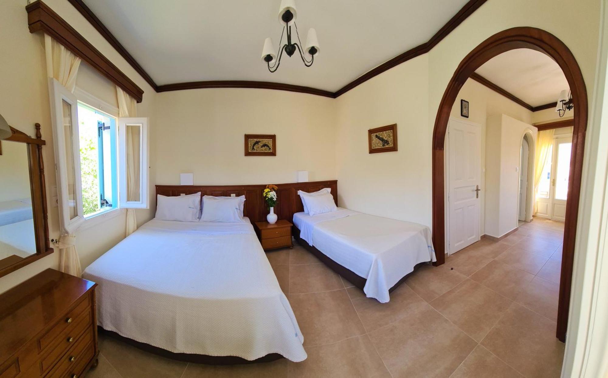 سبيتسيس Kastro Hotel الغرفة الصورة