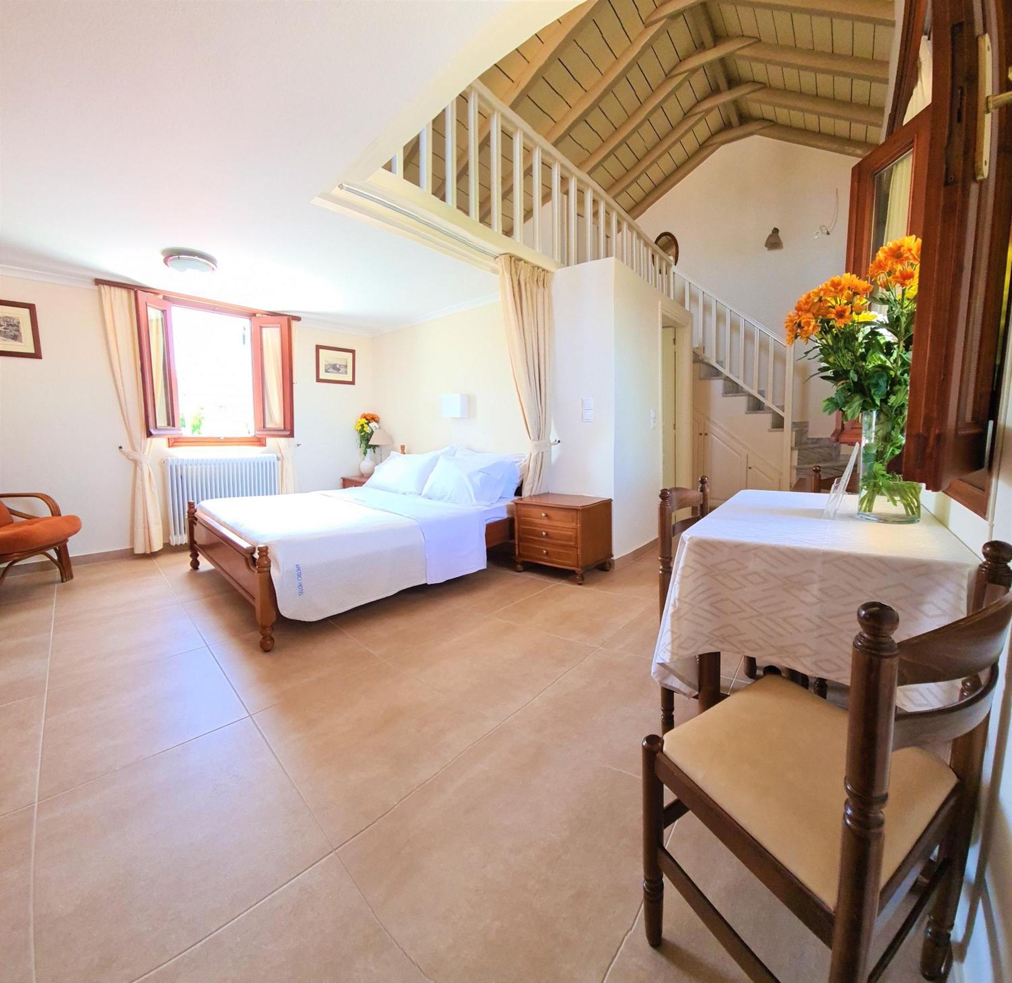 سبيتسيس Kastro Hotel الغرفة الصورة