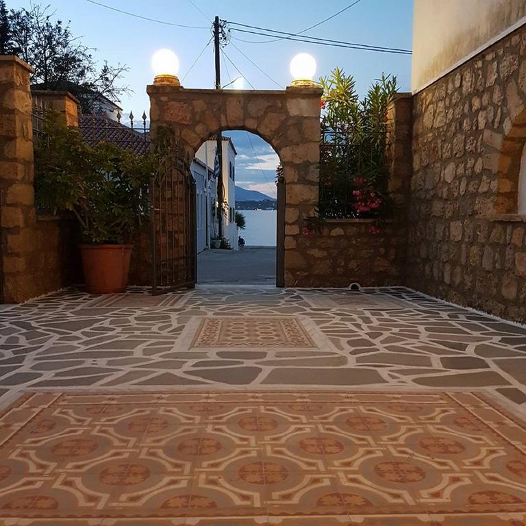 سبيتسيس Kastro Hotel المظهر الخارجي الصورة